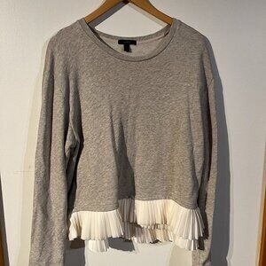 Sweat shirt with frill